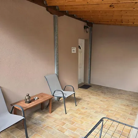 Apartament & Kariotes